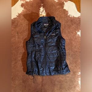 Patagonia Women’s Nano puff vest Navy size medium